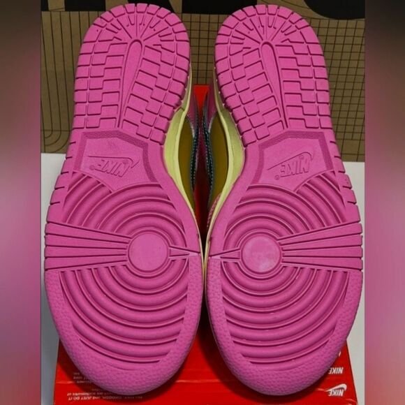🐢 Nike Dunk Low Parris Goebel Pink Multi-Color FN2721-600 - Picture 2 of 6